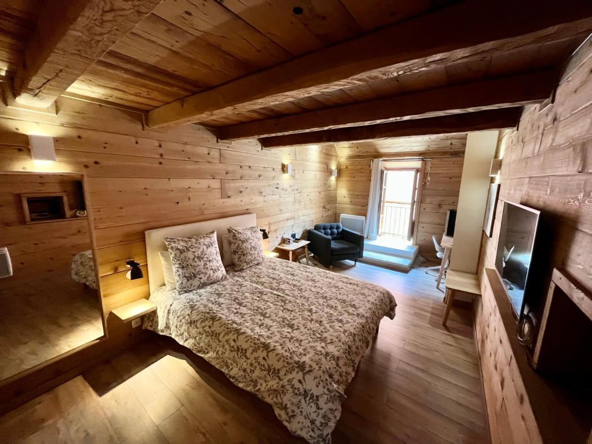 Suite "Chalet" Dans Maison De Village La Brigue ภายนอก รูปภาพ