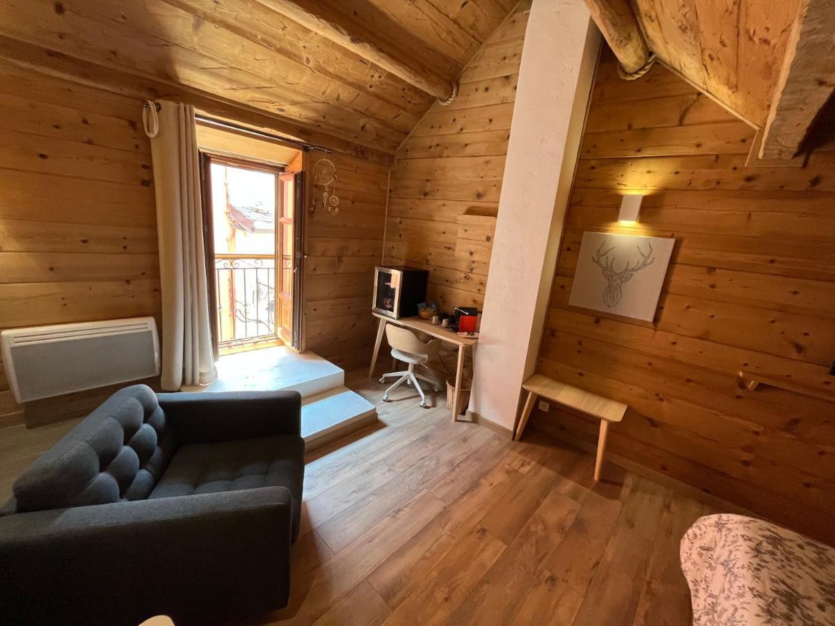 Suite "Chalet" Dans Maison De Village La Brigue ภายนอก รูปภาพ
